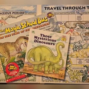 Scholastic Dinosaur Adventure Book Set - Magic School Bus, Mysterious Dinosaurs